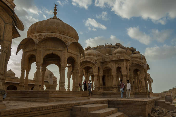 67 - India - Jaisalmer - cenotafios de Bada Bagh